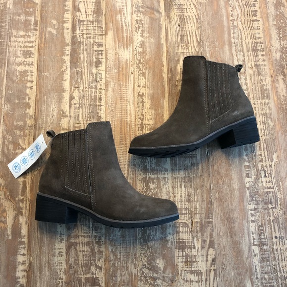 Reef Shoes - NWOT Reef Suede Booties
